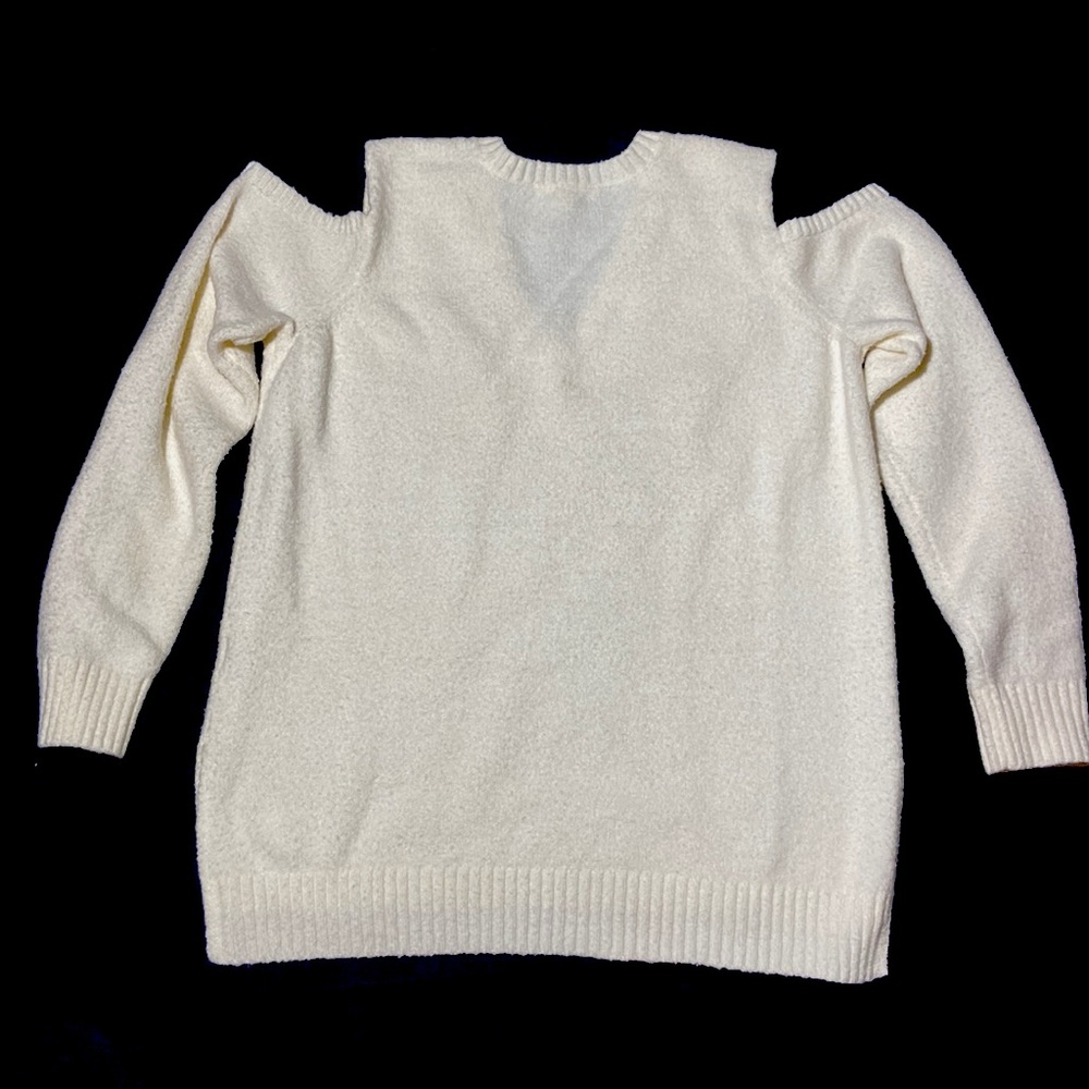 Michael KORS Cold Shoulder Sweater. Cream Color. Size Large. HI-LO Hem. - Picture 3 of 9
